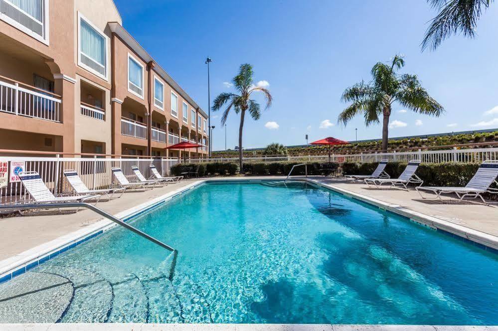 Super 8 By Wyndham Orlando Near Florida Mall Williamsburg Ngoại thất bức ảnh